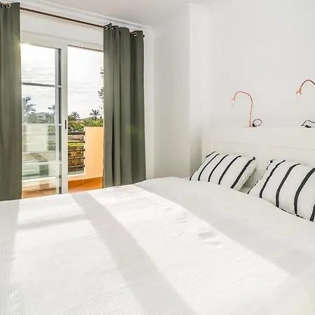 Sag - Elegant 2 Bedroom With Terrace Apartment Marbella