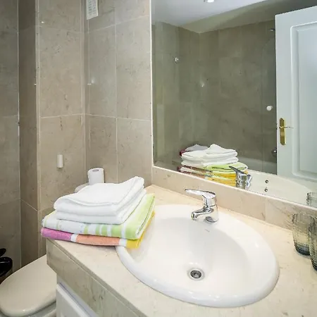 Sag - Elegant 2 Bedroom With Terrace Apartment Marbella